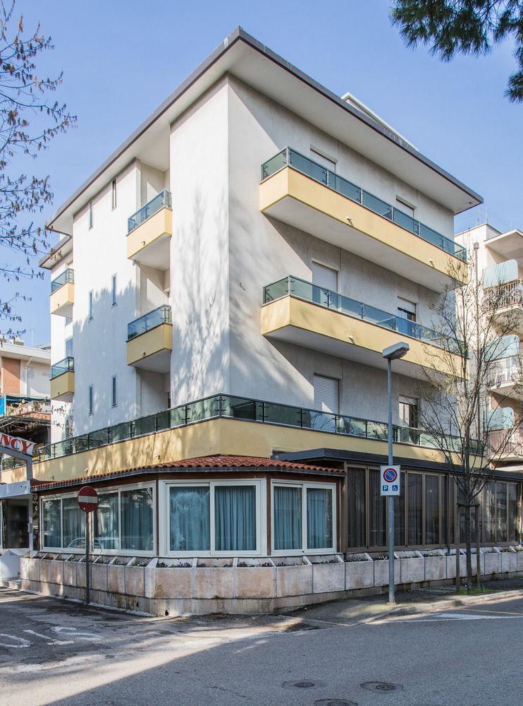 Hotel Nancy 里米尼 外观 照片